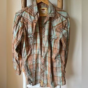 Pearl snap button down M